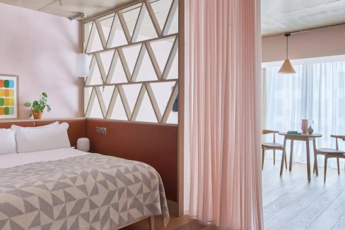 Bright and airy Dublin Ha'penny Bridge Aparthotel room with contemporary furnishings and elegant des.