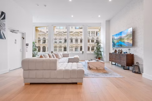 NoHo Luxury Apartment with open plan living and city views