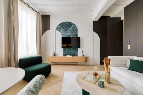 Notre Dame Luxury Apartment