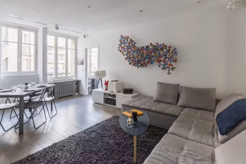 Le Marais Paris apartment with modern lounge