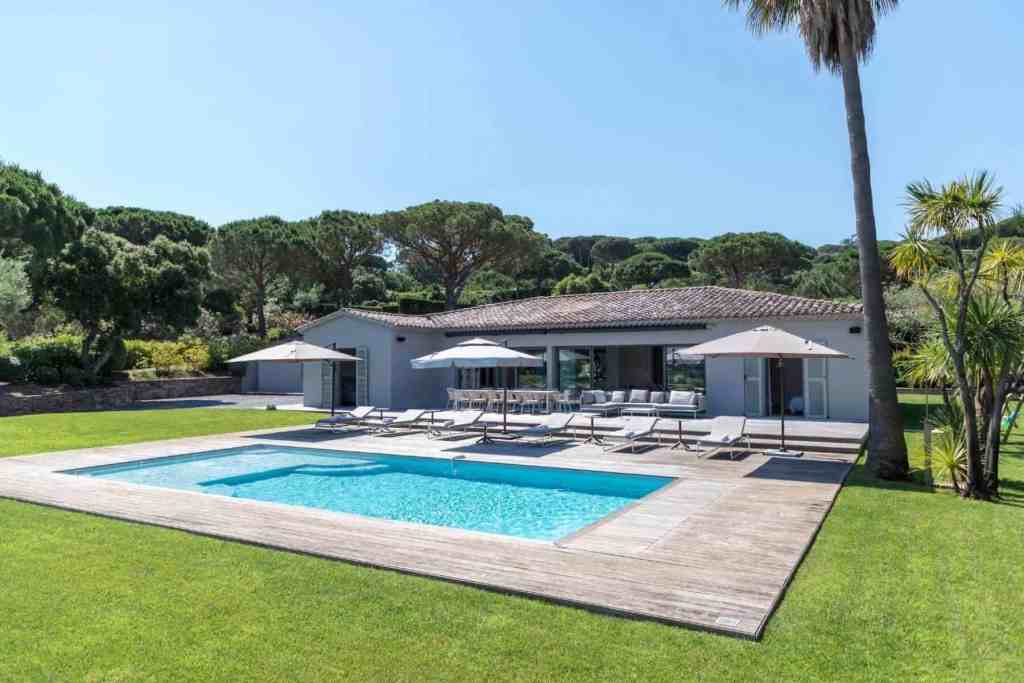 Elegant villa with private pool and lush garden in Provence.